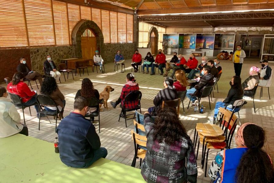 Vecinos de Cuya y servicios públicos establecen mesa de trabajo para atender demandas comunitarias