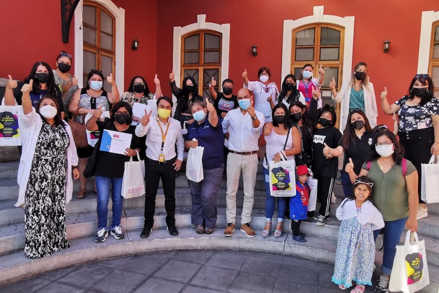 Programa “Mujeres jefas de hogar” egresó con éxito a 158 participantes