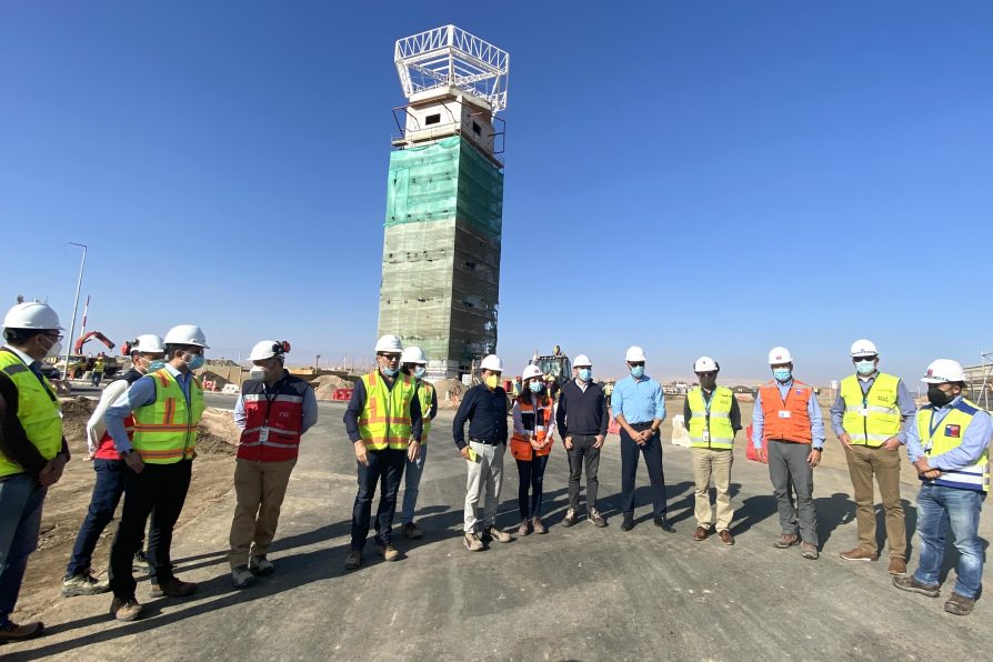 Autoridades de Gobierno recorrieron las obras que transformarán aeropuerto de Chacalluta