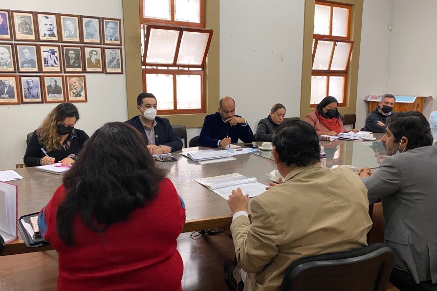 Delegado Presidencial Ricardo Sanzana comprometió medidas inmediatas en seguridad y fortalecimiento de la convivencia escolar en el Liceo B4 “Antonio Varas de la Barra”