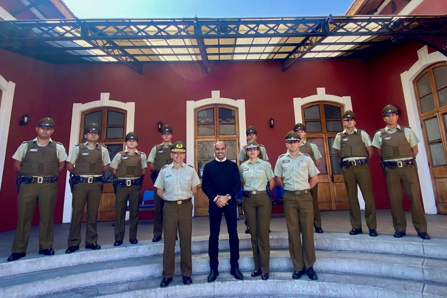 Carabineros alumnos realizan práctica profesional en Comisarías de Arica