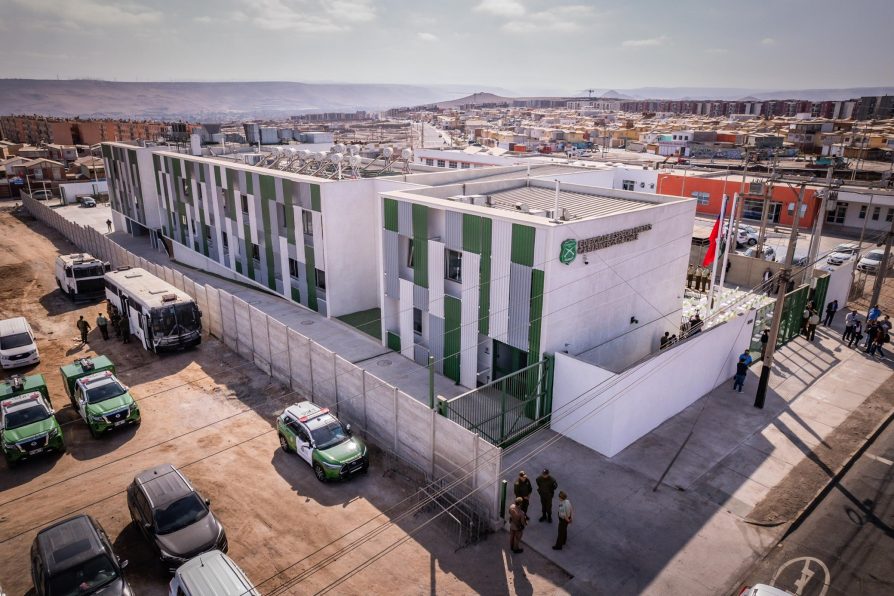 Ministra Tohá inaugura nuevo edificio de especialidades de Carabineros en Arica