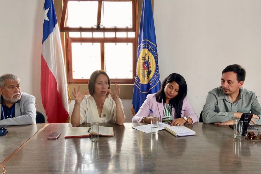 Avanza desalojo de Cerro Chuño: Gobierno y autoridades de la región fortalecen la seguridad en Arica.