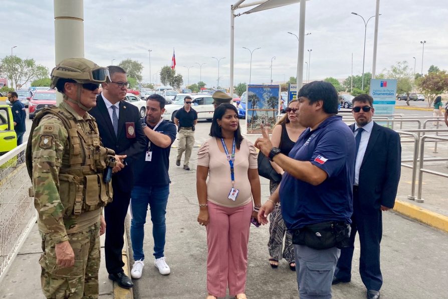 Autoridades supervisaron Complejo Fronterizo Chacalluta y Chungará ante masivo aumento de visitantes por el Carnaval Andino con la Fuerza del Sol